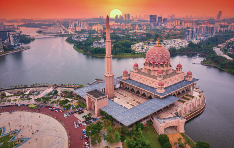 Malaysia Tour 4 Days / 3 Nights Package